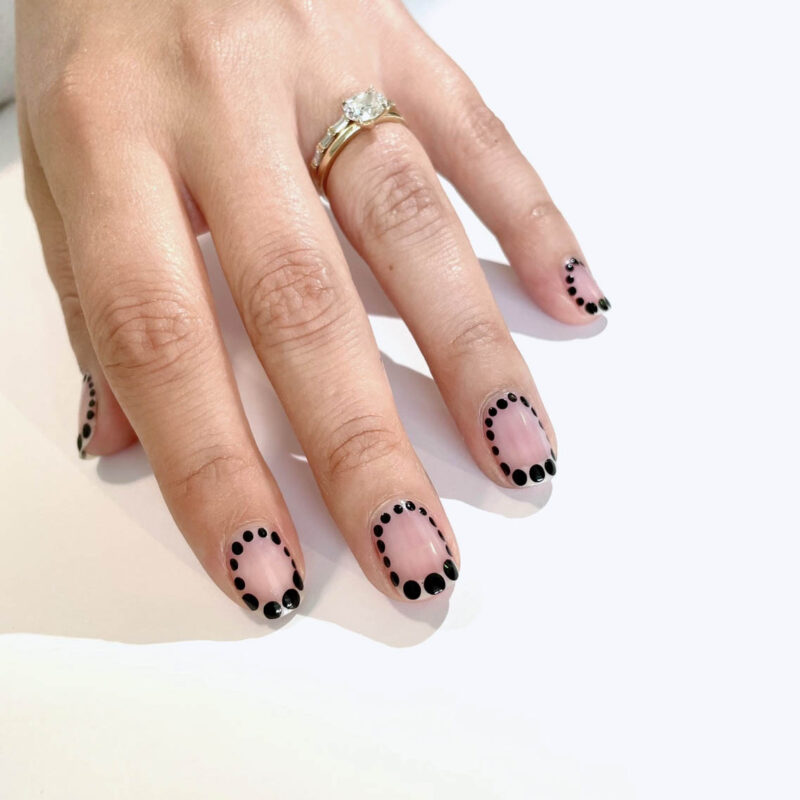 Dot Around - Absolute Black + Pixie